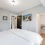 Spooky Victorian Family House With Four Bedrooms Central To Downtown