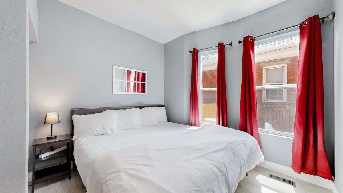 Spooky Victorian Family House With Four Bedrooms To Downtown